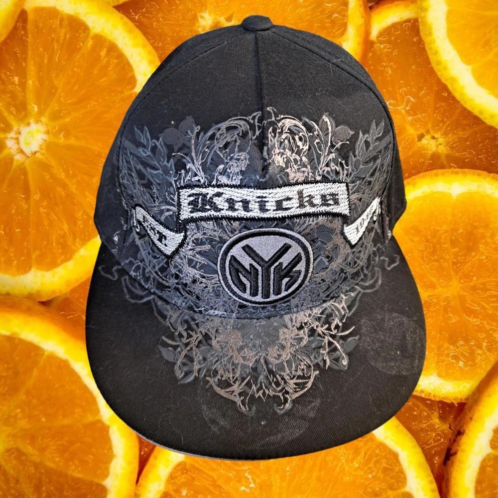 Adidas NY Knicks Black and White Graffiti Fitted Hat Size: 7 1/4-7 5/8